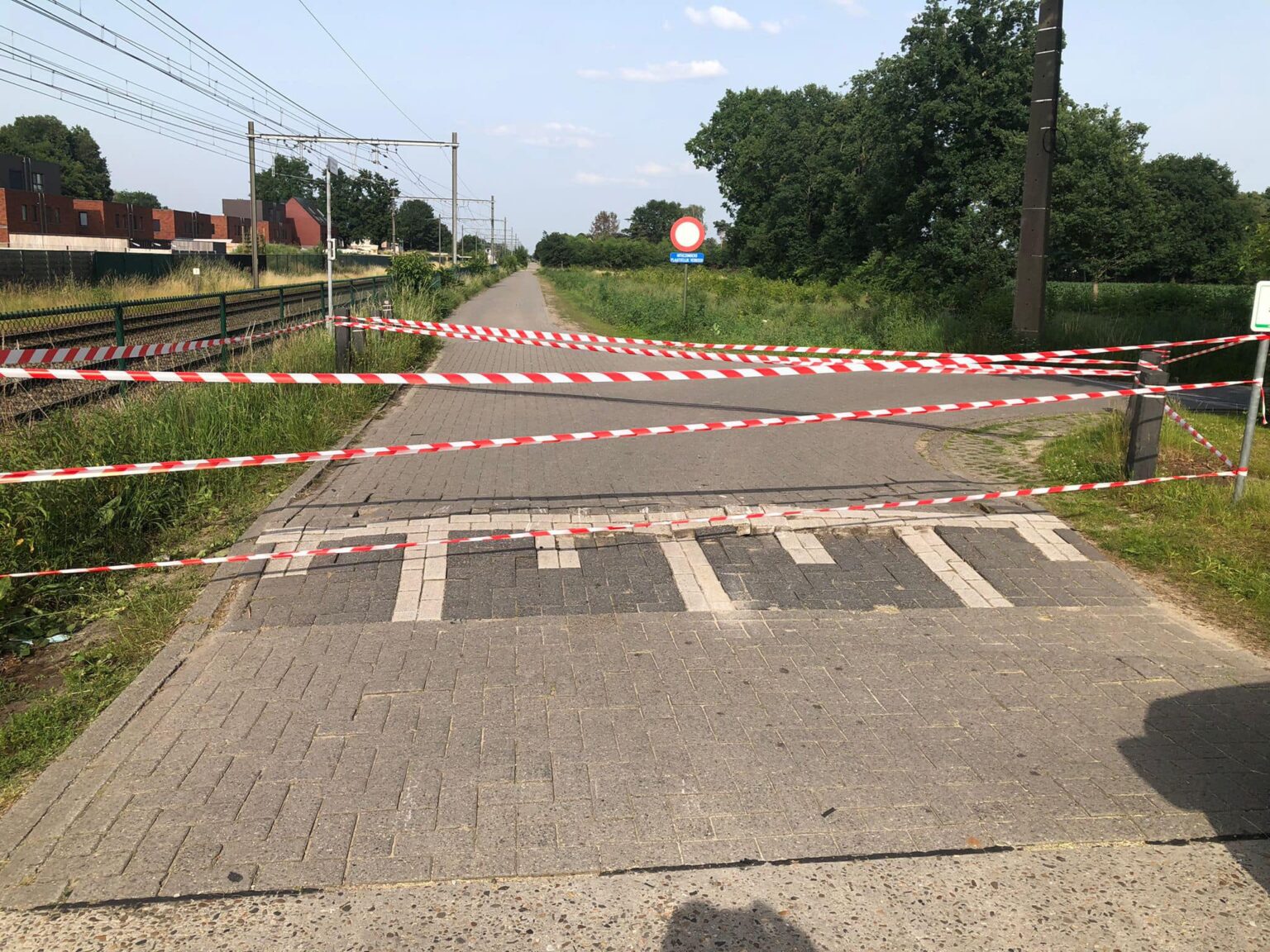 Vluchtheuvels Komen Omhoog Door Hitte Aan Hoge Rielen En In Millegem Geel Fm